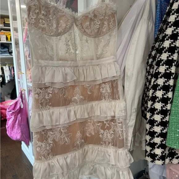 V. Chapman White Mini Dress with Lace Details - Picture 2 of 3